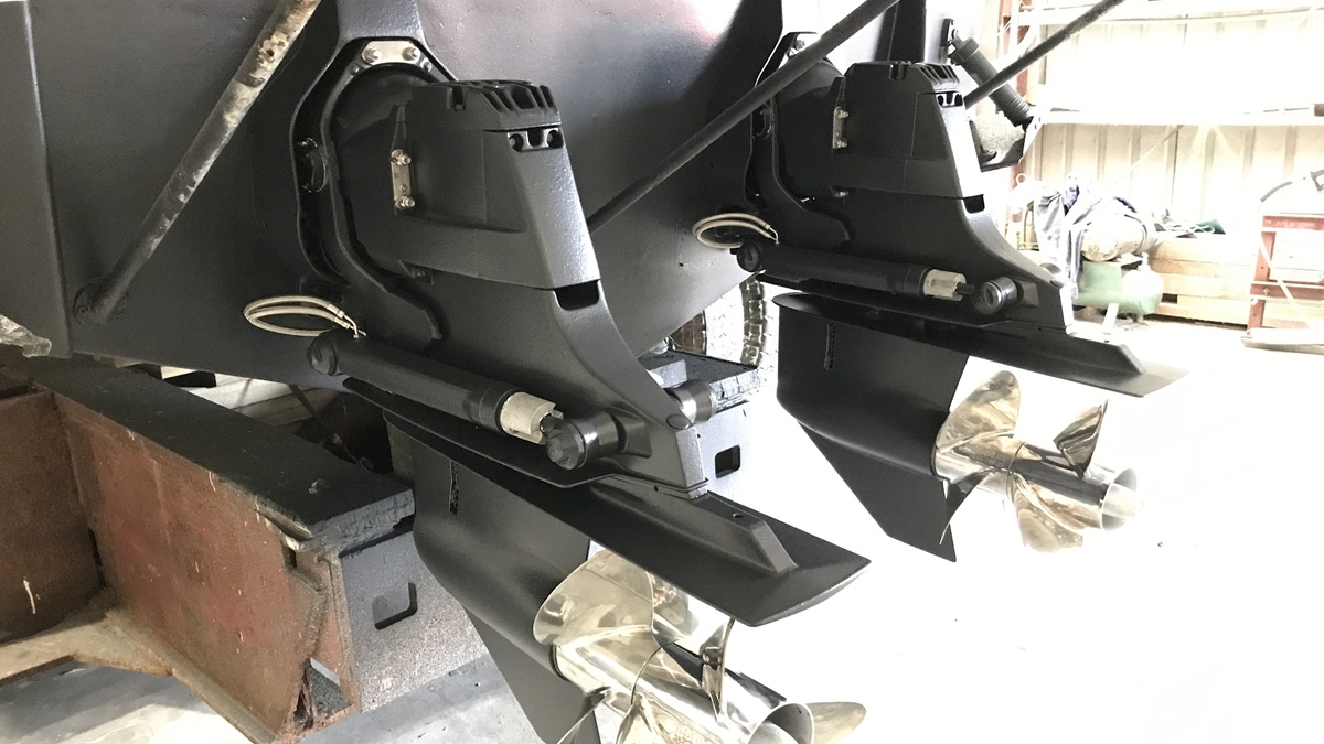 Twin Mercruiser Bravo 3 drives