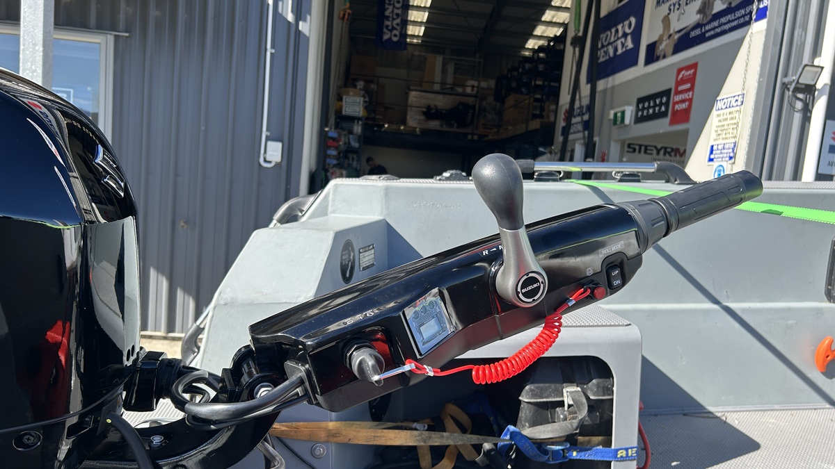 Suzuki DF60ATLH tiller handle Suzuki DF60ATLH tiller handle