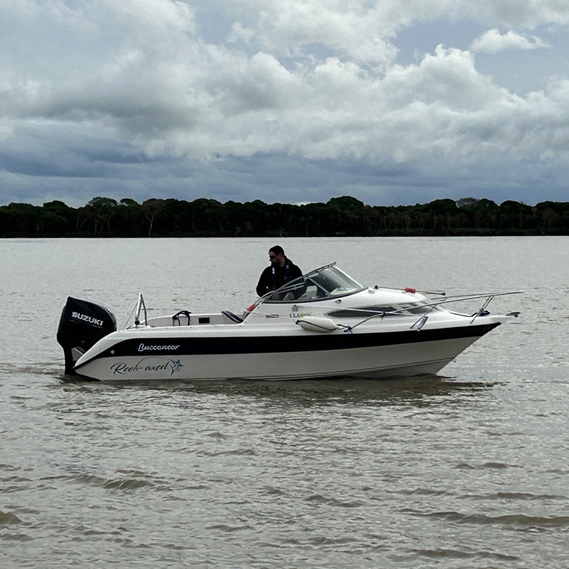 Buccaneer 550 classic with suzuki 140hp on sea trial